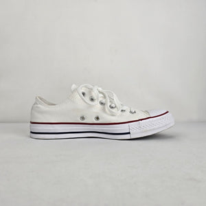 Converse Chuck Taylor All Star White Low Tops Size W9