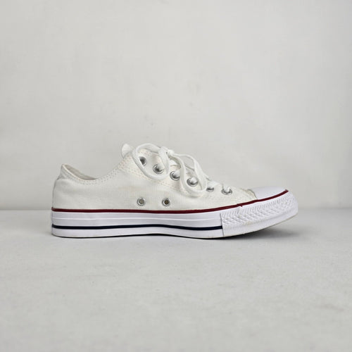 Converse Chuck Taylor All Star White Low Tops Size W9