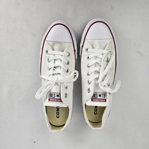 Converse Chuck Taylor All Star White Low Tops Size W9