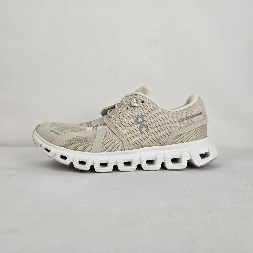 On Cloud Women’s Cloud 5 Sneakers Pearl White Size 6.5