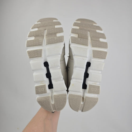 On Cloud Women’s Cloud 5 Sneakers Pearl White Size 6.5