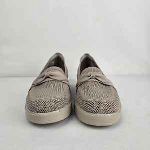 Skechers Taupe Knit Bow Loafers Size 7.5