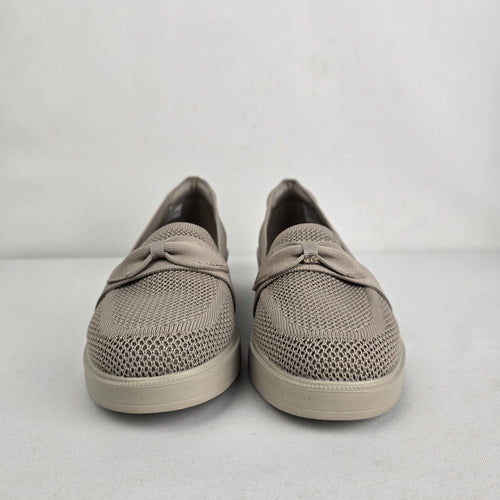 Skechers Taupe Knit Bow Loafers Size 7.5