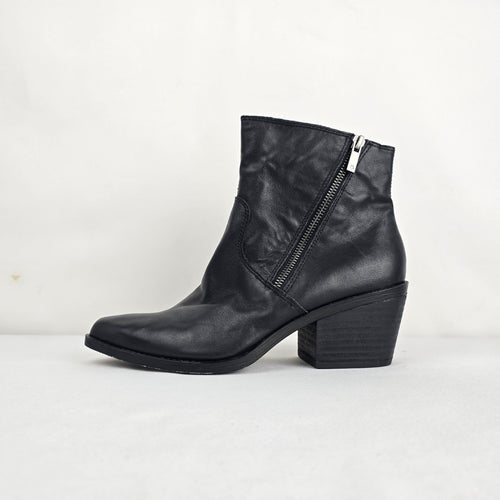 Lucky Brand Wallinda Black Leather Ankle Boots Size 9