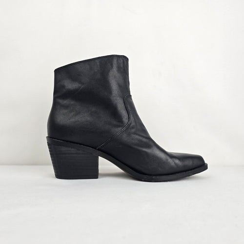 Lucky Brand Wallinda Black Leather Ankle Boots Size 9