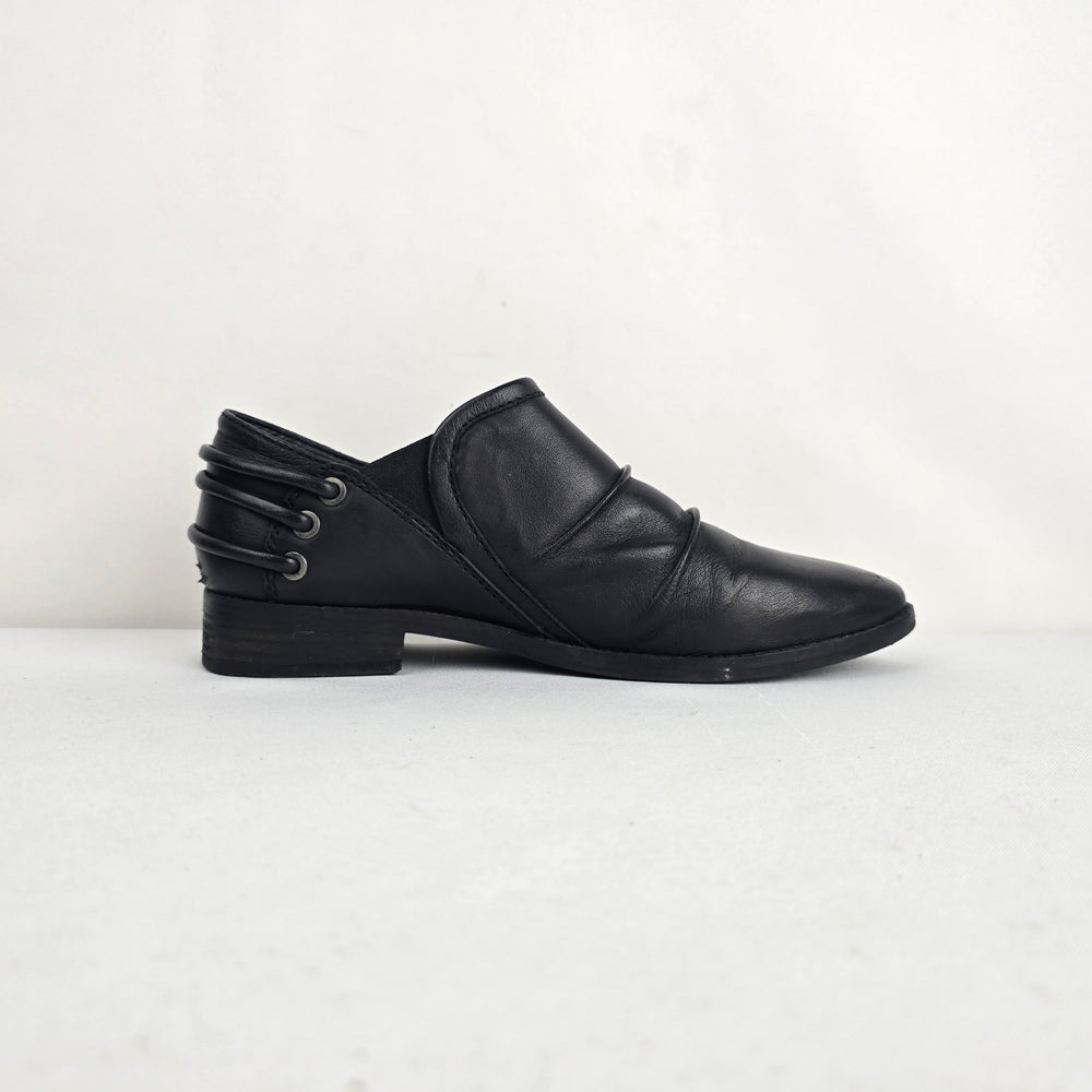 Oobash Black Leather Oxford Shoes Size 7