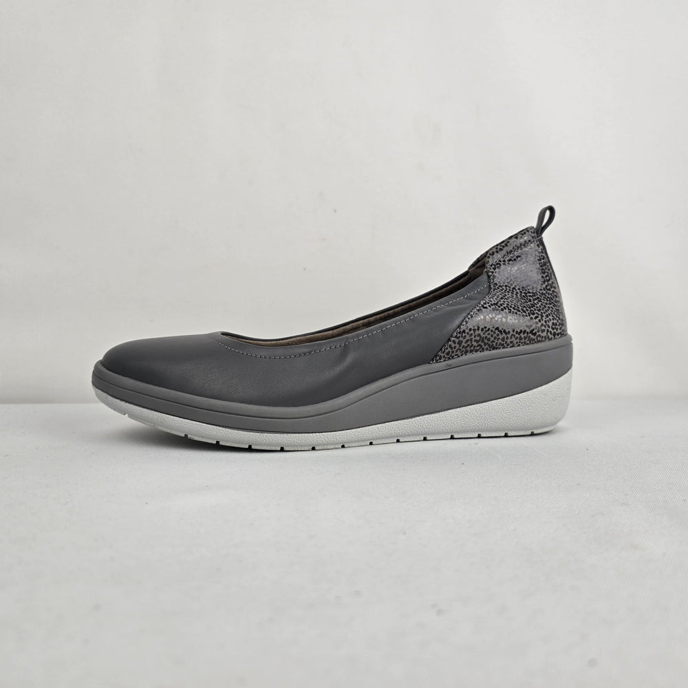 Vionic Jacey Grey Leather Wedge Slip-On Shoes Size 9.5
