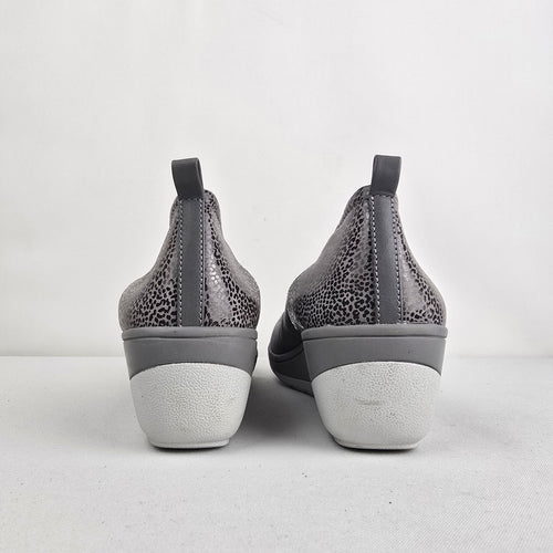 Vionic Jacey Grey Leather Wedge Slip-On Shoes Size 9.5