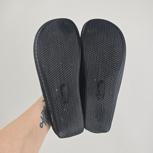 Alegria Silver Snake Print Thong Sandals Size