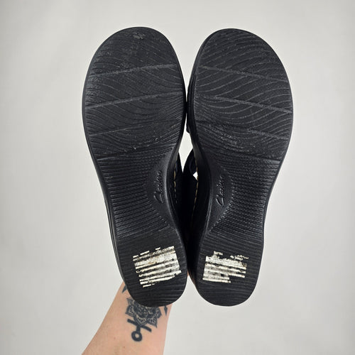 Clarks Collection Navy Comfort Sandals Size 7