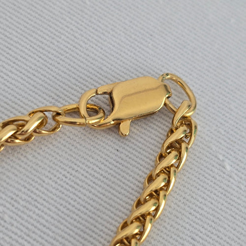 Vintage Gold Tone Cameo Pendant Necklace