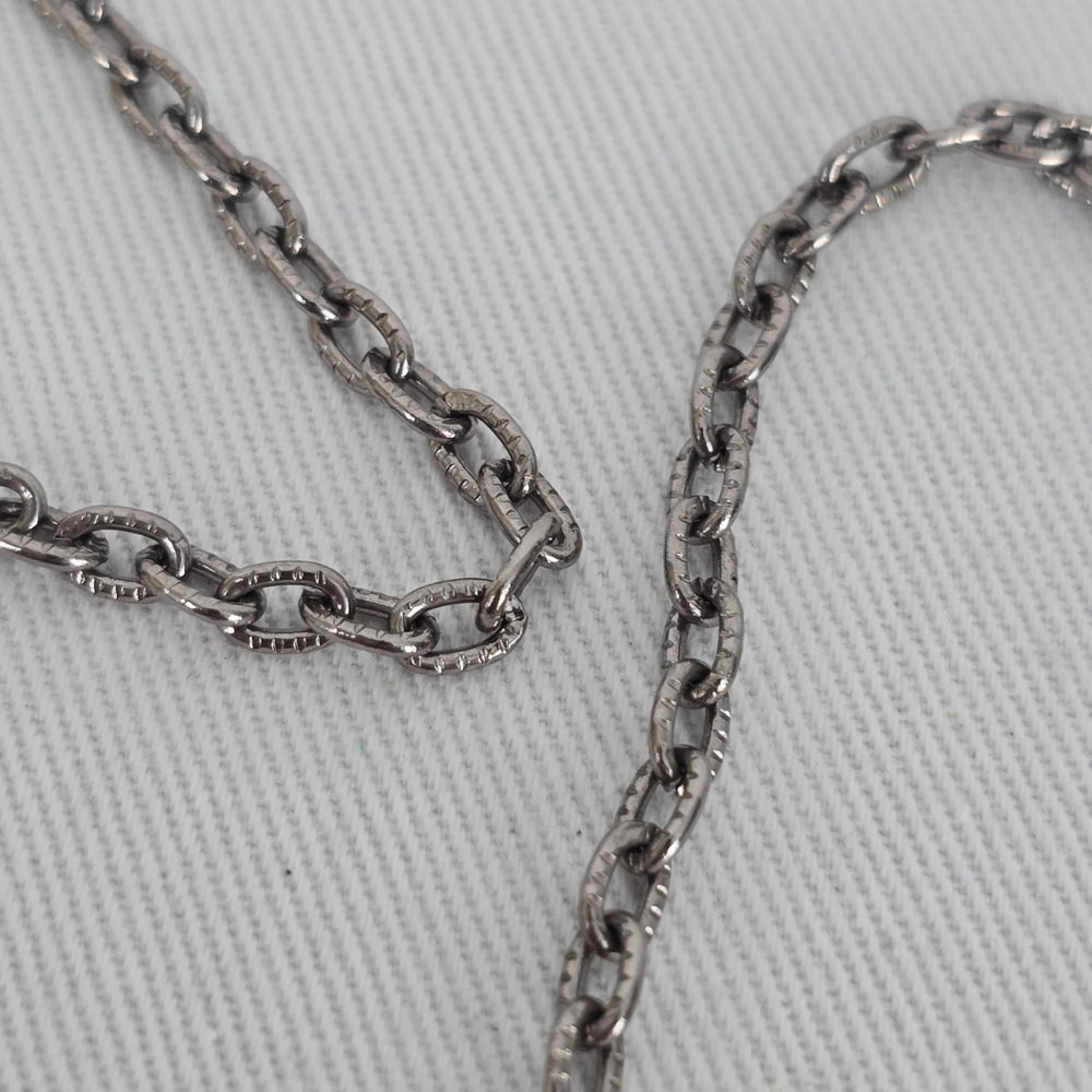 Vintage Silver Tone Oval Photo Locket Necklace Engraved Floral Design