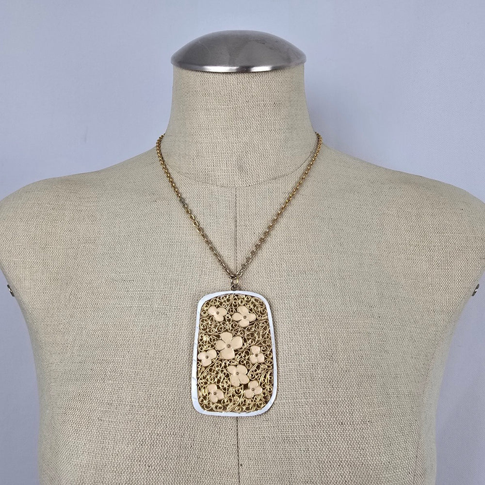 Vintage Gold Tone Floral Filigree Pendant Necklace
