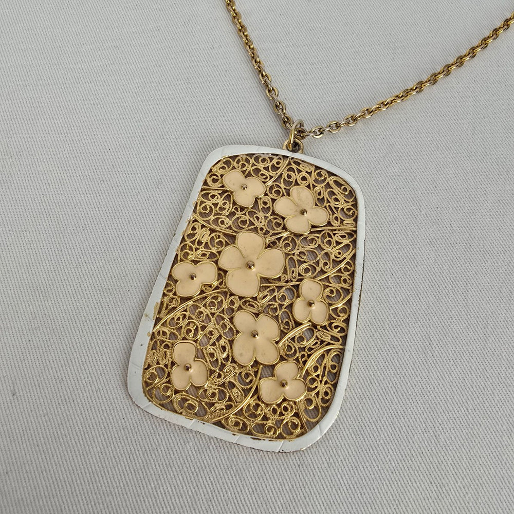 Vintage Gold Tone Floral Filigree Pendant Necklace