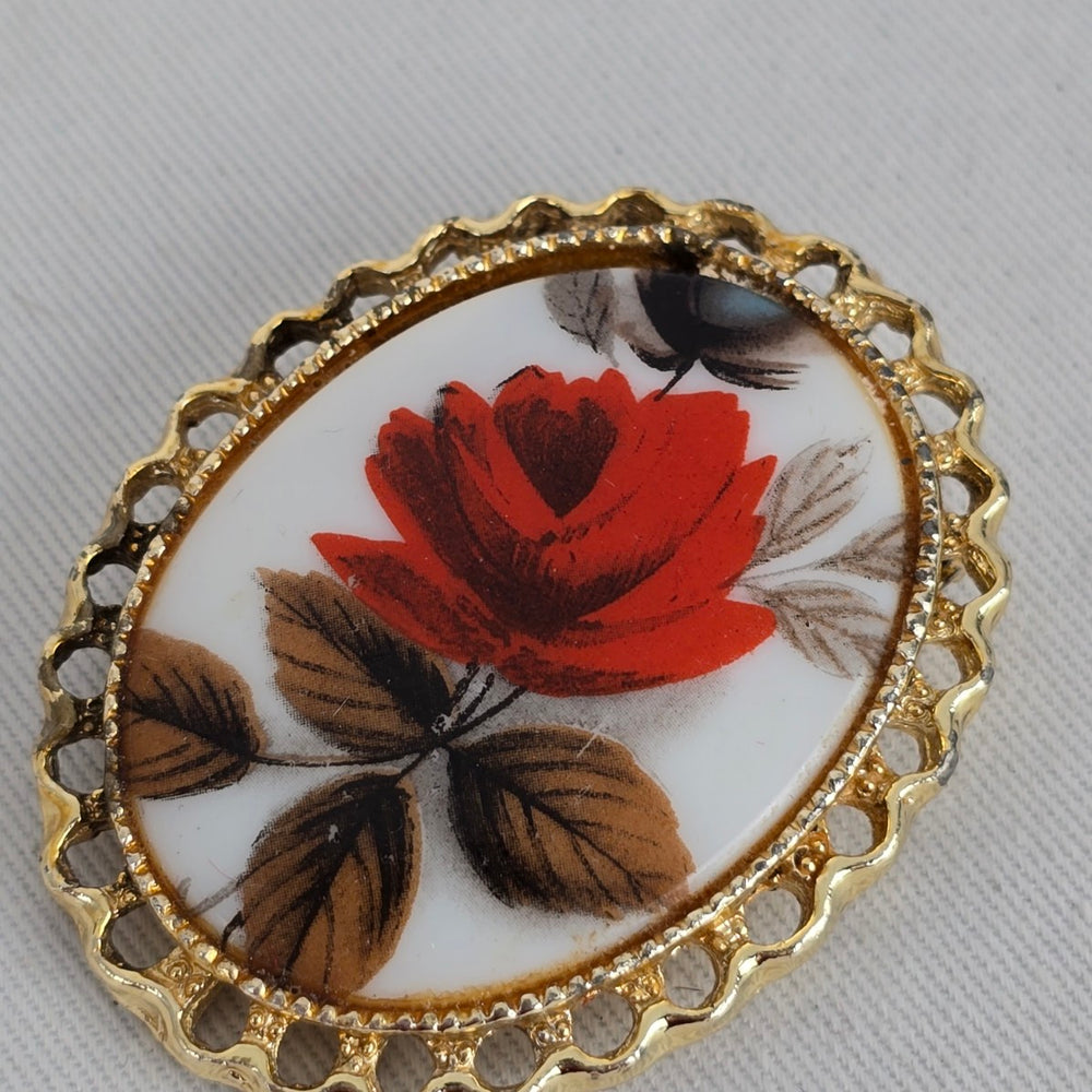 Vintage Red Rose Brooch Pendant Gold Tone Floral Pin