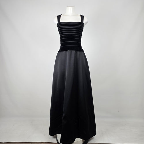 Holt Renfrew Black Velvet Satin Formal Gown Size 10