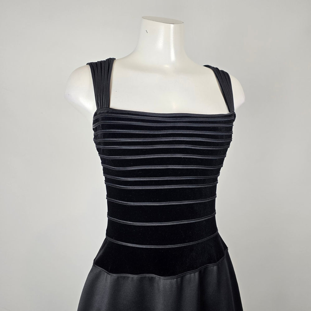 Holt Renfrew Black Velvet Satin Formal Gown Size 10