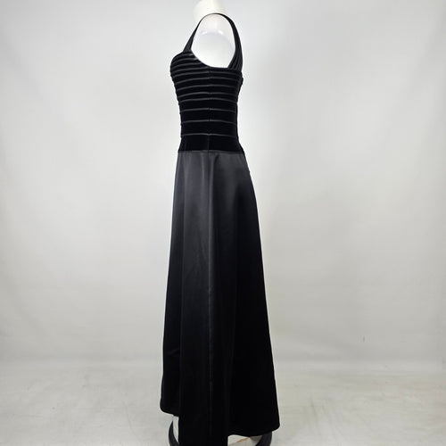 Holt Renfrew Black Velvet Satin Formal Gown Size 10