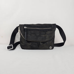 lululemon All Night Festival Bag Black Olive Camo