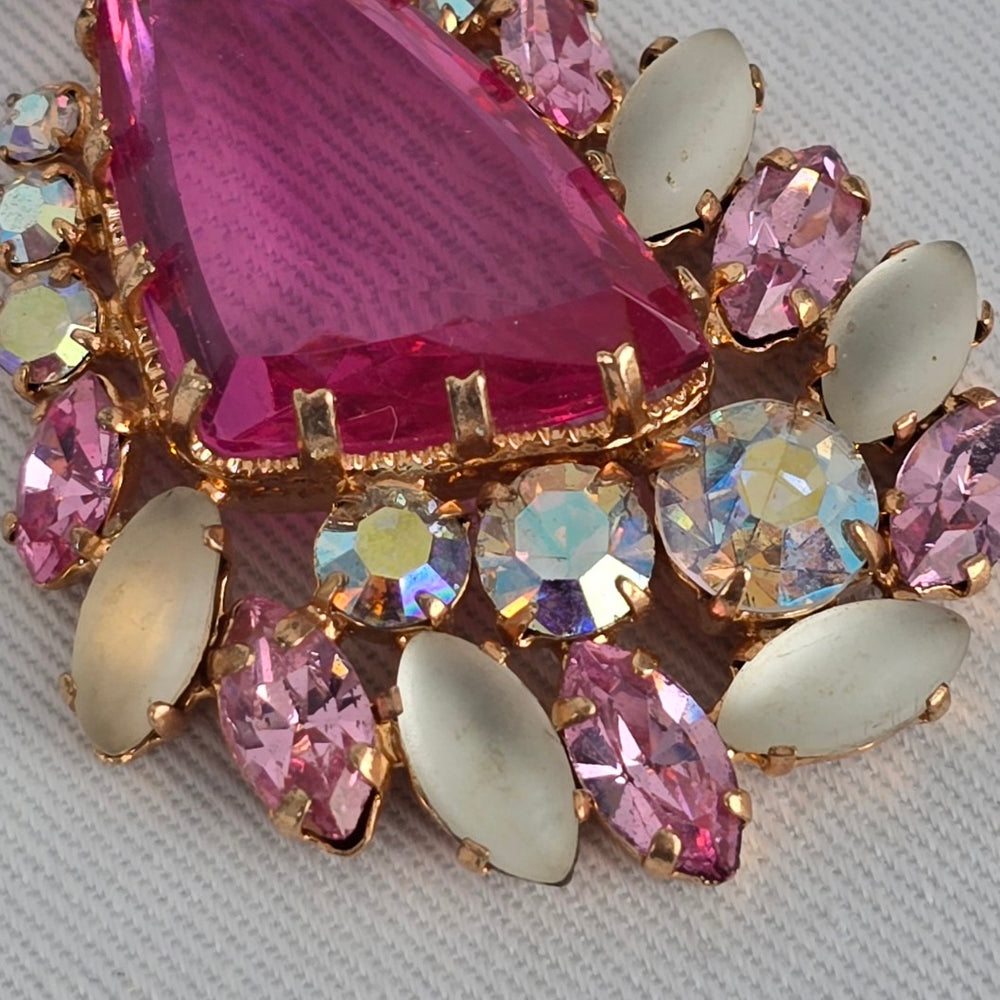Quality Vintage Pink Rhinestone Pendant Necklace Gold Tone