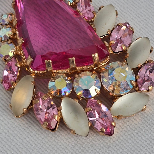 Quality Vintage Pink Rhinestone Pendant Necklace Gold Tone