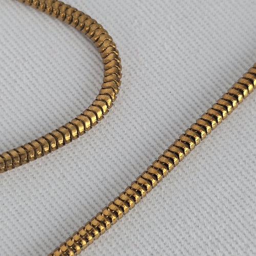 Vintage Gold Mesh Purse Pendant Necklace