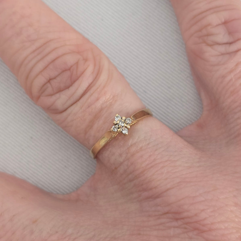 Vintage 10K Gold Diamond Cluster Ring Flower Design