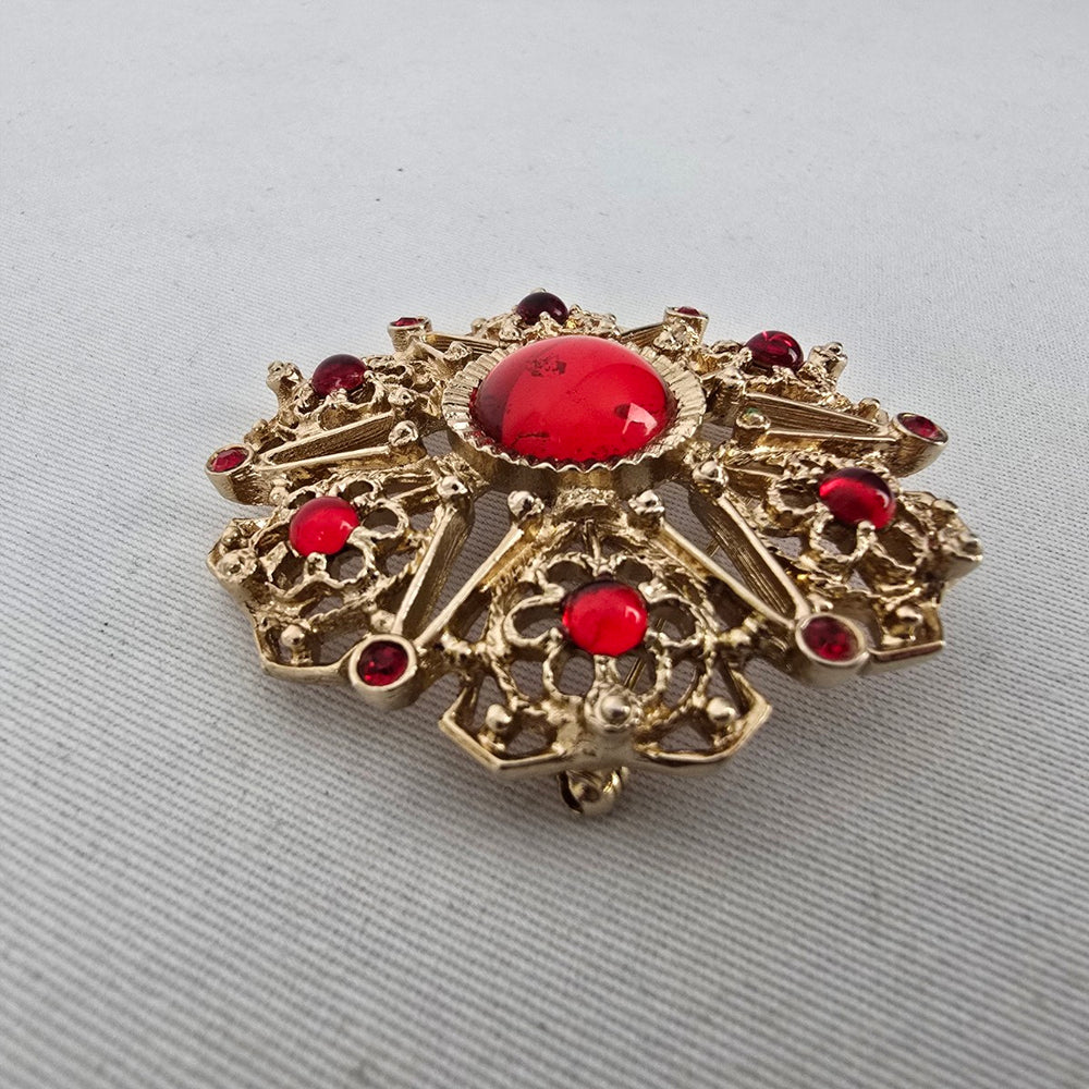 Vintage Sarah Coventry Gold Tone Red Cabochon Rhinestone Brooch Pin