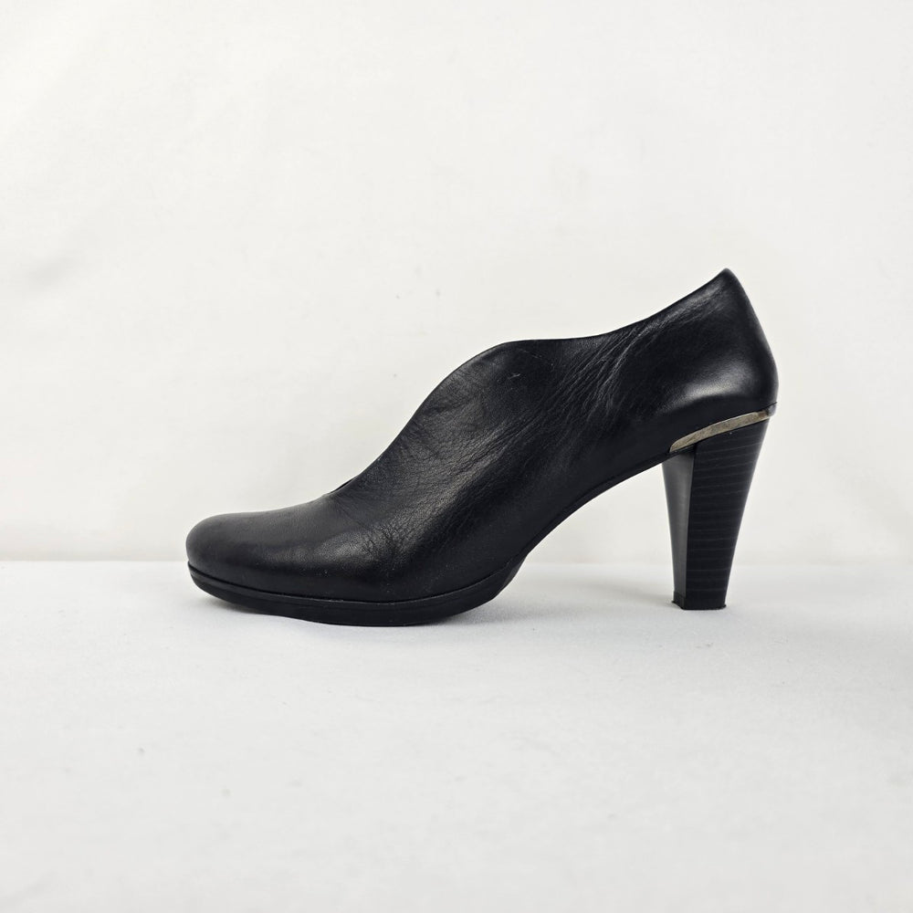 Hispanitas Black Leather High-Heel Shoe Booties Size 8
