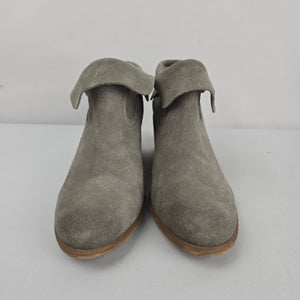 BP. Women's Suede Ankle Booties Taupe Block Heel Size 7