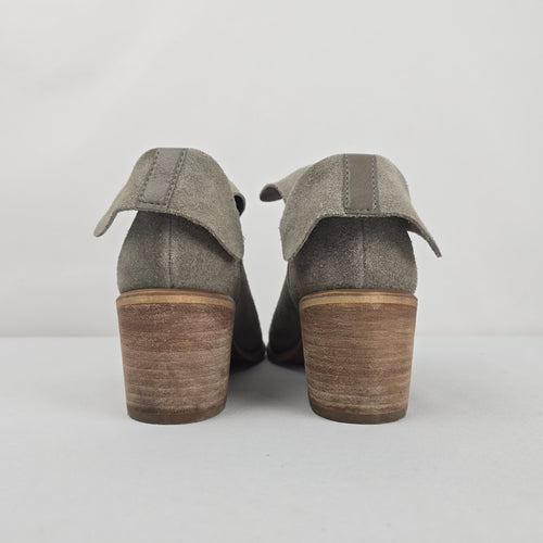 BP. Women's Suede Ankle Booties Taupe Block Heel Size 7