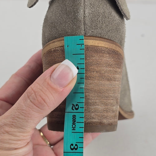 BP. Women's Suede Ankle Booties Taupe Block Heel Size 7