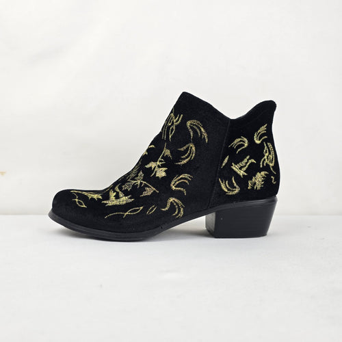 Torrid Women's Black Gold Embroidered Velvet Ankle Boots Size 9.5W