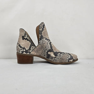 Coconuts by Matisse Beige Snake Print Ankle Boots Women's Size 6.5
