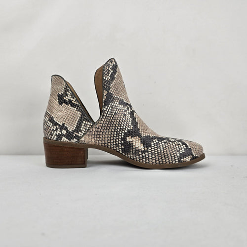 Coconuts by Matisse Beige Snake Print Ankle Boots Women's Size 6.5