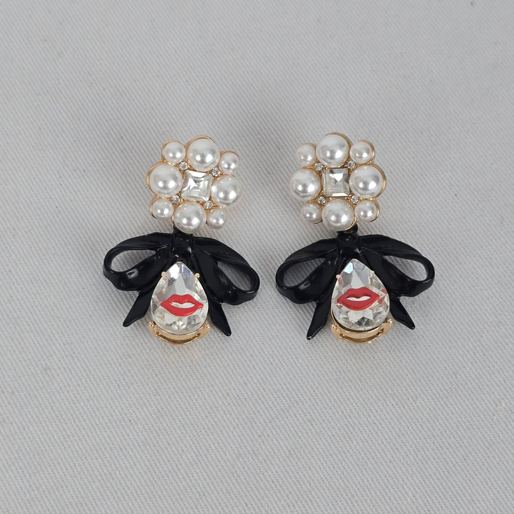 Betsey Johnson Pearl Bow Crystal Lips Drop Earrings Black Gold Tone