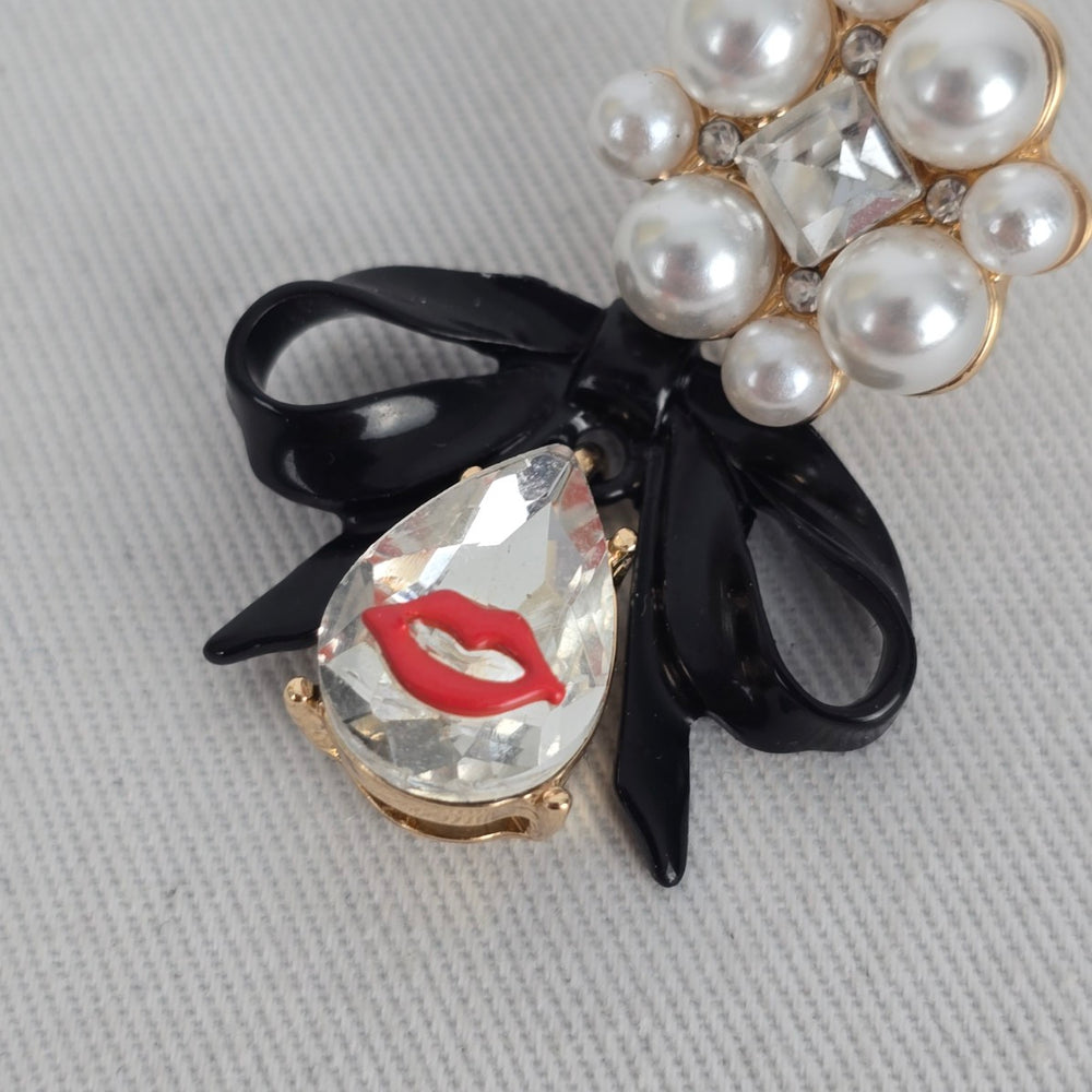 Betsey Johnson Pearl Bow Crystal Lips Drop Earrings Black Gold Tone