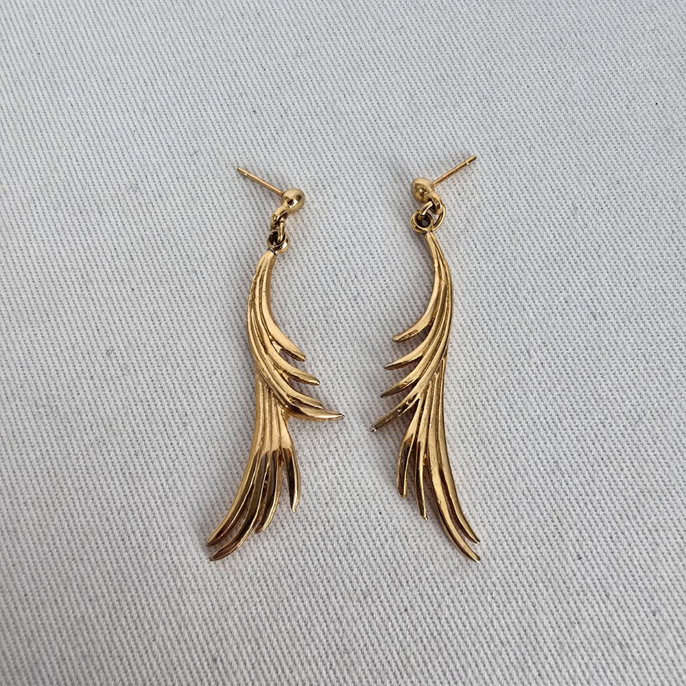 Vintage Gold Tone Feather Drop Dangle Earrings