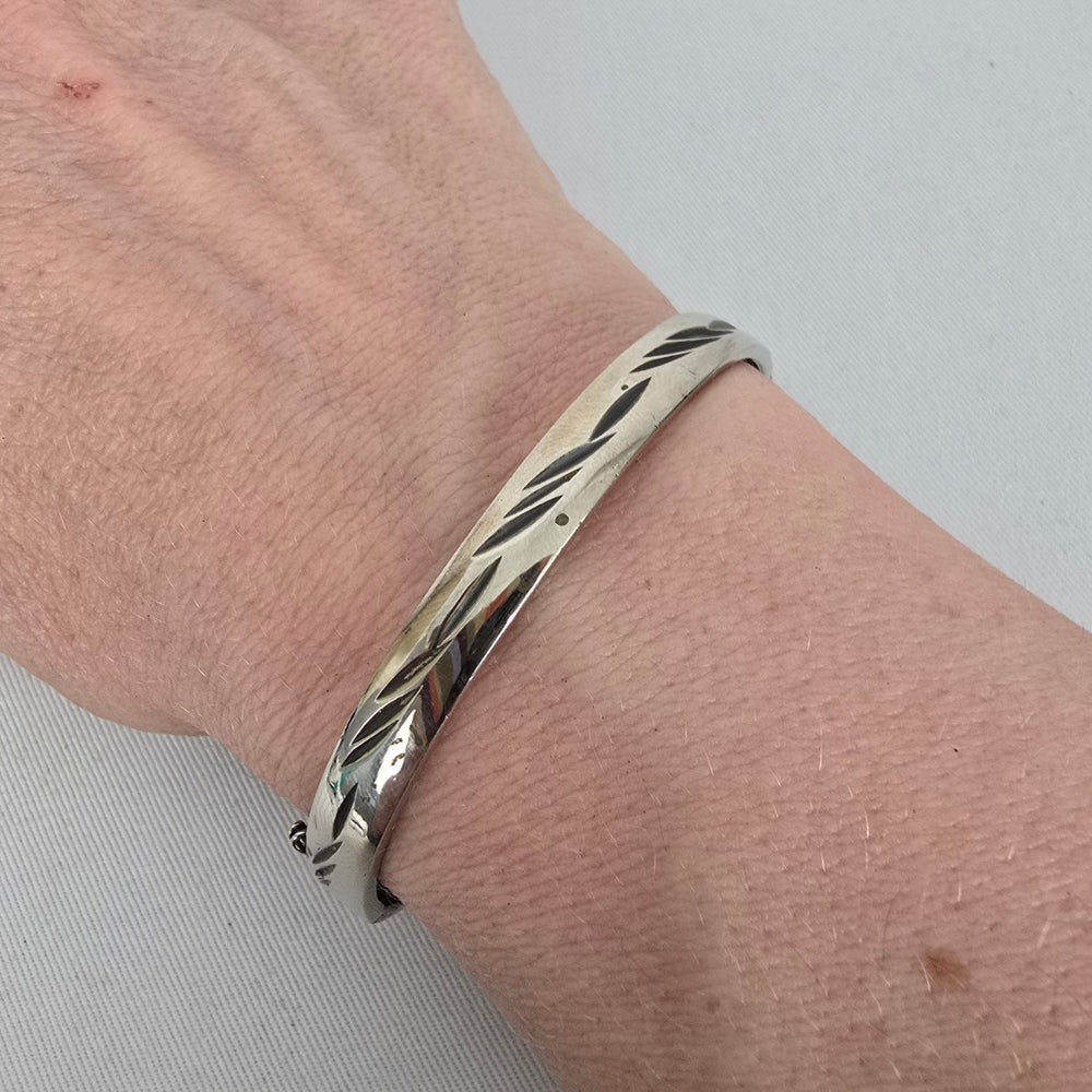 Vintage Silver Plated Etched Hinged Bangle Bracelet Safety Chain