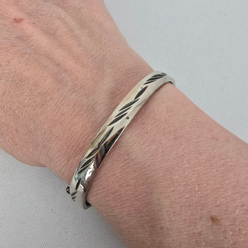 Vintage Silver Plated Etched Hinged Bangle Bracelet Safety Chain