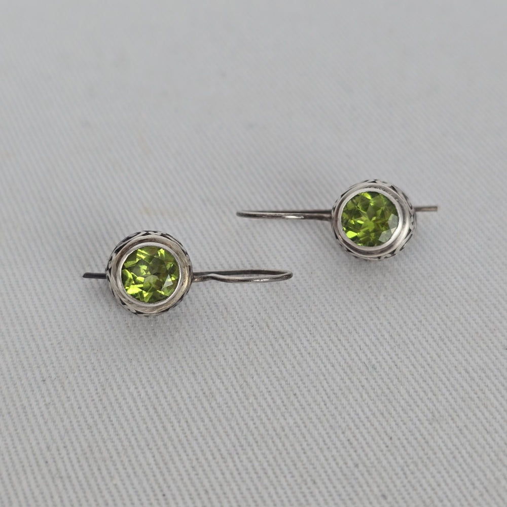 Sterling Silver Peridot Green Gemstone Drop Earrings