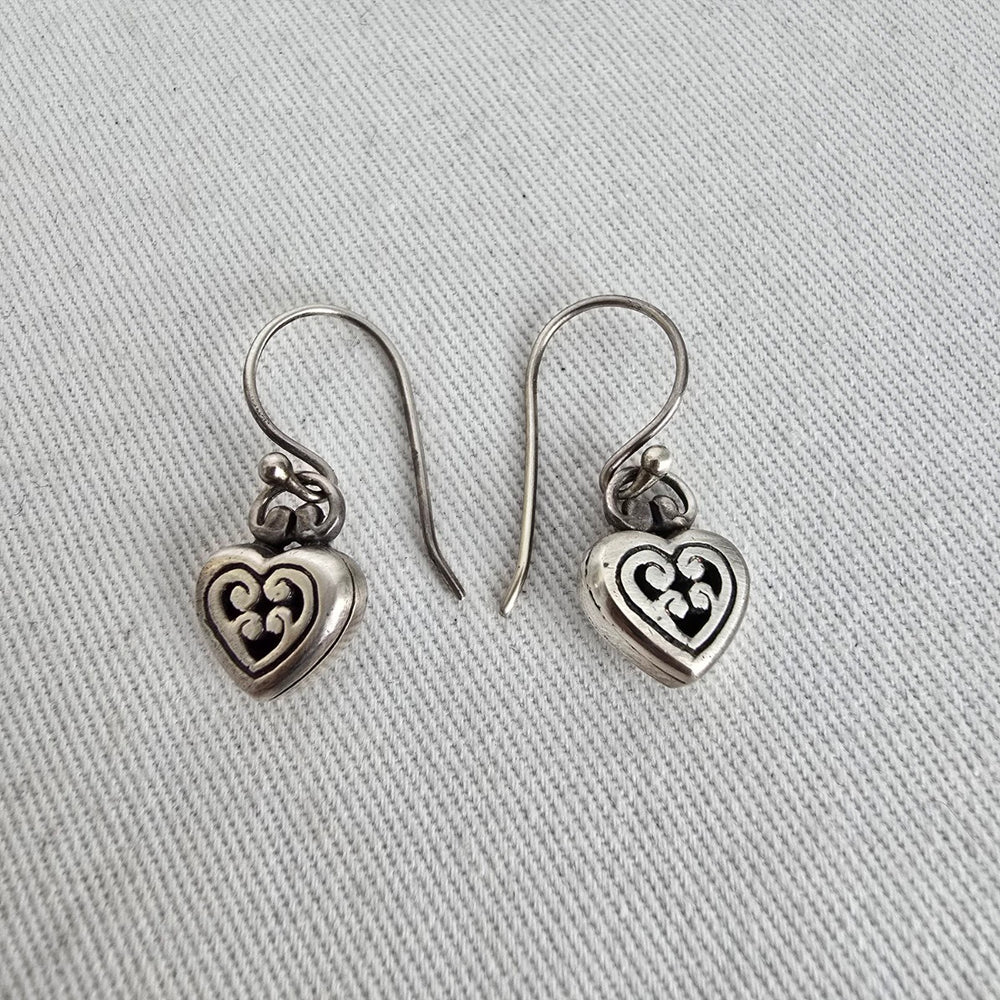 COM 925 Sterling Silver Celtic Heart Dangle Hook Earrings