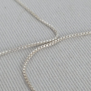AU 925 Sterling Silver Black & White CZ Zebra Pattern Pendant Necklace