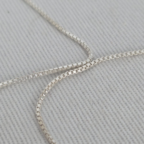 AU 925 Sterling Silver Black & White CZ Zebra Pattern Pendant Necklace
