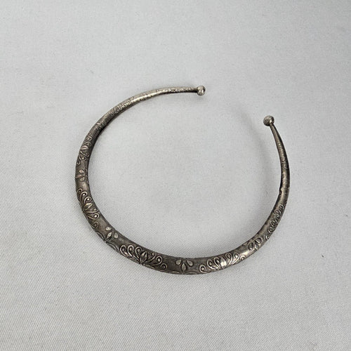 Vintage Style Silver Tone Engraved Hasli Torque Choker Necklace