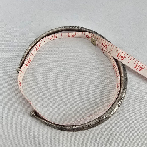 Vintage Style Silver Tone Engraved Hasli Torque Choker Necklace