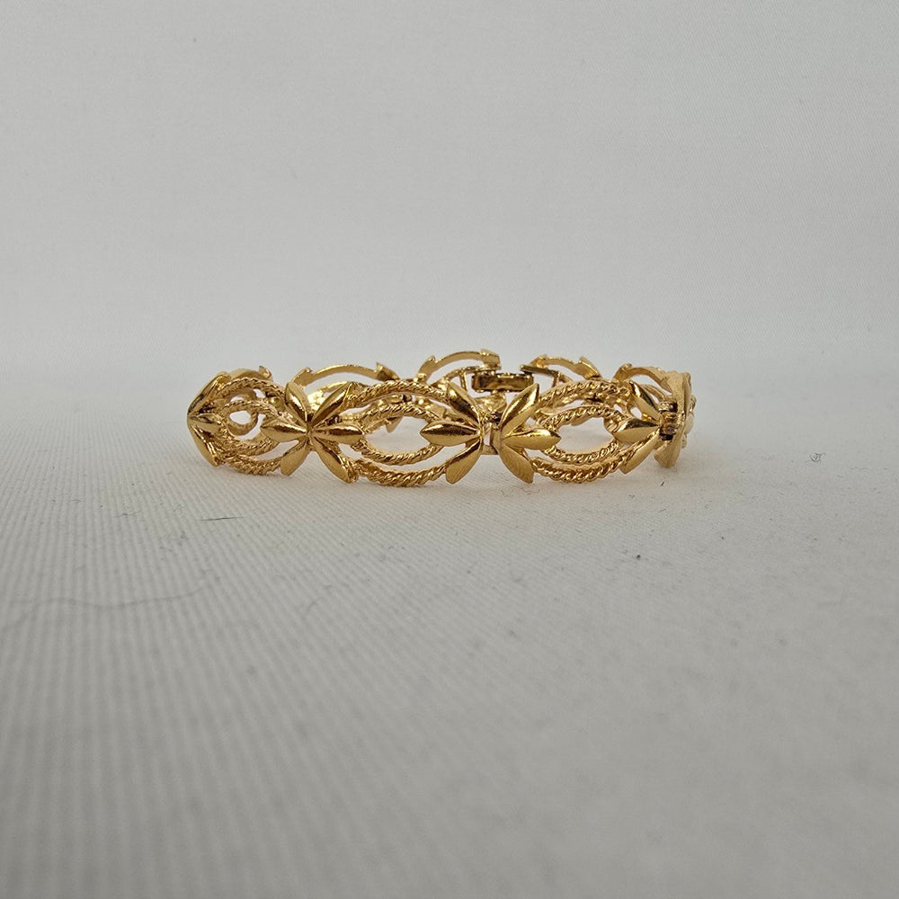 Vintage Style Gold Tone Floral Link Bracelet Safety Chain