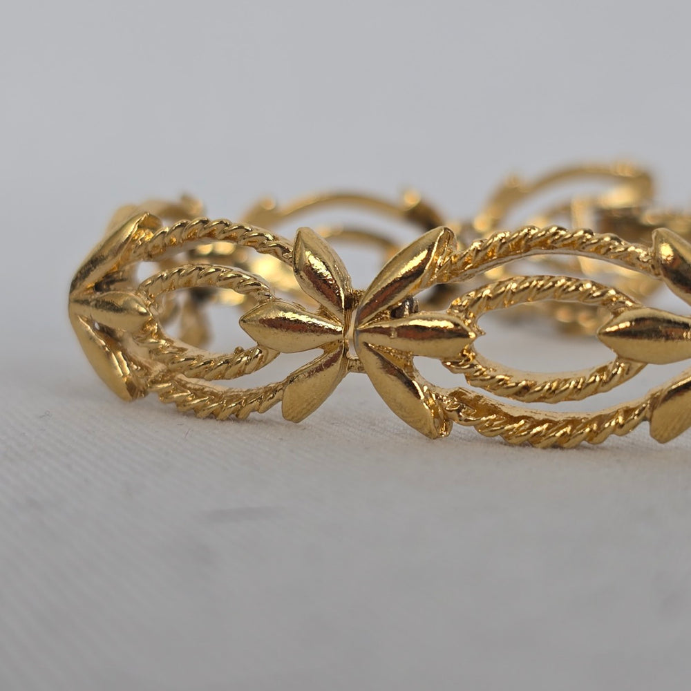 Vintage Style Gold Tone Floral Link Bracelet Safety Chain