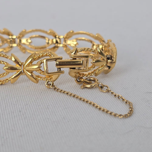 Vintage Style Gold Tone Floral Link Bracelet Safety Chain