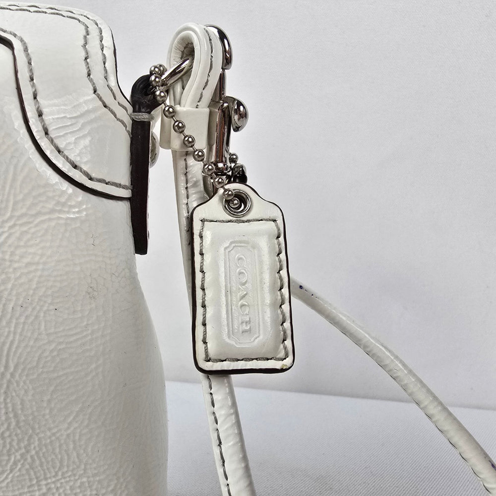 Coach White Leather Wristlet Clutch Bag Turn Lock Closure